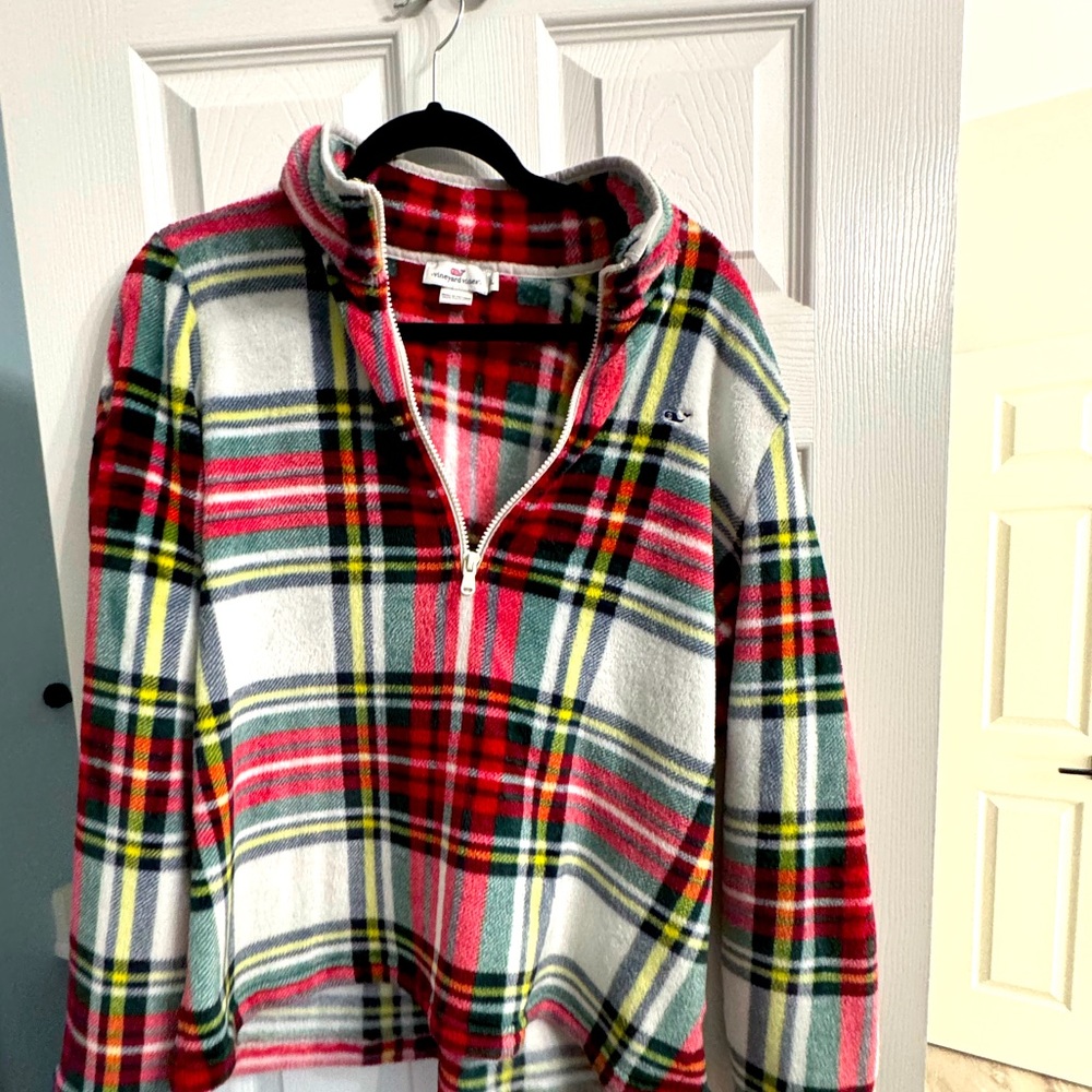 🐳Vineyard Vines pullover ( Christmas)